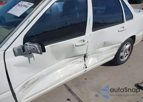 1999 Volvo S70 z USA, uszkodzony, nr VIN YV1LS55A3X1569087